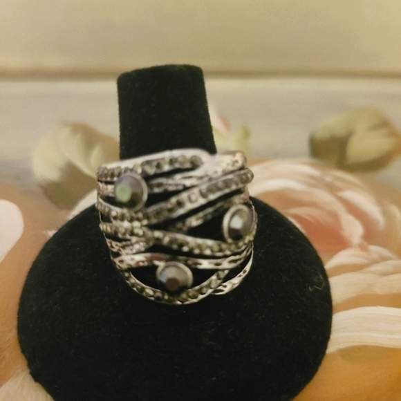 RIng size 7. Fun ring. Very comfortable to wear, especially under gloves. - Picture 2 of 5